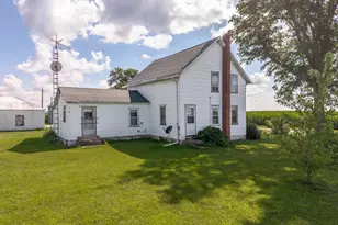 758 N 1st Rd, Dana, IL 61321 - Photo 15