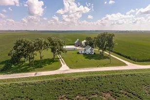 758 N 1st Rd, Dana, IL 61321 - Photo 17