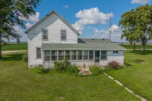 758 N 1st Rd, Dana, IL 61321 - Photo 11
