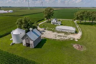 758 N 1st Rd, Dana, IL 61321 - Photo 9