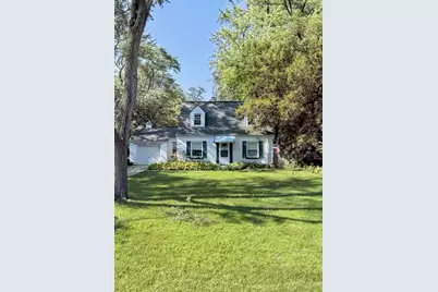 302 E Clarendon Street, Prospect Heights, IL 60070 - Photo 1