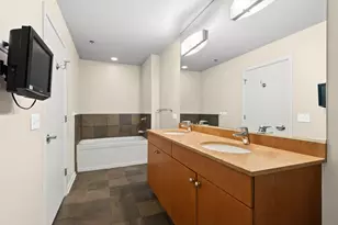 125 S Green St, Chicago, IL 60607 - Photo 13