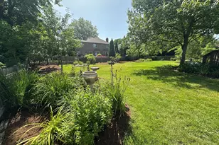 2324 Kalamazoo Dr, Naperville, IL 60565 - Photo 33