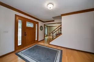 2324 Kalamazoo Dr, Naperville, IL 60565 - Photo 3