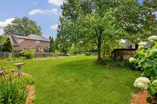 2324 Kalamazoo Dr, Naperville, IL 60565 - Photo 31
