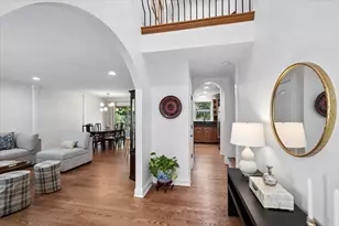 226 Sunset Dr, Wilmette, IL 60091 - Photo 3