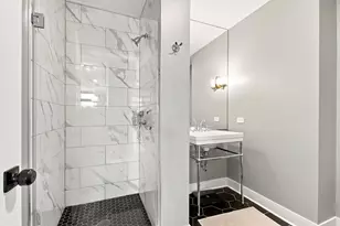 1600 S Prairie Ave, Chicago, IL 60616 - Photo 15