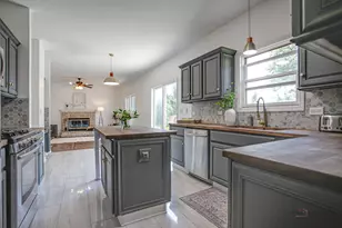 614 Aspen Ct, Antioch, IL 60002 - Photo 7