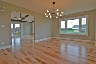 304 Sequoia Dr, Streator, IL 61364 - Photo 7