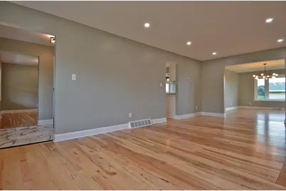 304 Sequoia Drive, Streator, IL 61364 - Photo 5