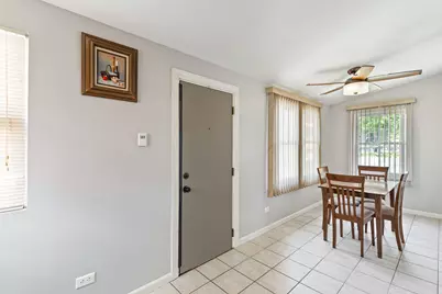 5306 N Lynch Avenue, Chicago, IL 60630 - Photo 9
