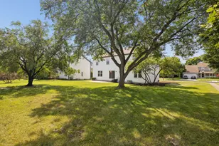 1545 Scottdale Cir, Wheaton, IL 60189 - Photo 23