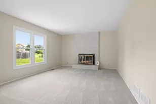 1545 Scottdale Cir, Wheaton, IL 60189 - Photo 7