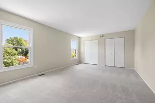1545 Scottdale Cir, Wheaton, IL 60189 - Photo 15