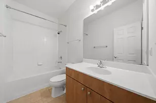318 E 25th Pl, Chicago, IL 60616 - Photo 17