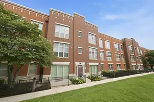318 E 25th Pl, Chicago, IL 60616 - Photo 33