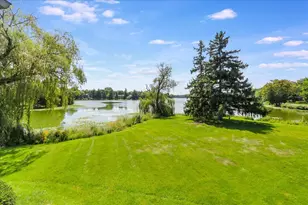 355 Indian Point, Lake Barrington, IL 60010 - Photo 3