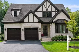 1945 Amberley Ct, Lake Forest, IL 60045 - Photo 1