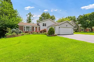 850 Silverwood Ct, Lake Zurich, IL 60047 - Photo 1