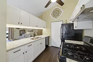 1 W Stonebridge Ct, Palos Hills, IL 60465 - Photo 13