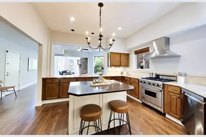 3810 N Fremont Street #2B, Chicago, IL 60613 - Photo 9