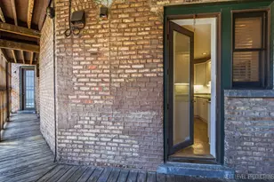 2013 W Concord Pl, Chicago, IL 60647 - Photo 17