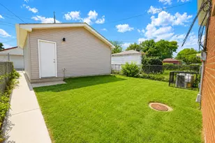 10140 S La Salle St, Chicago, IL 60628 - Photo 3