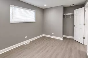 10140 S La Salle St, Chicago, IL 60628 - Photo 9
