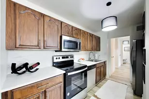4250 N Marine Dr, Chicago, IL 60613 - Photo 13