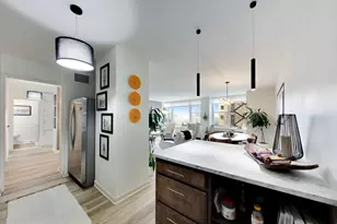4250 N Marine Dr, Chicago, IL 60613 - Photo 15