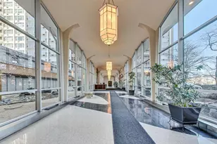 4250 N Marine Dr, Chicago, IL 60613 - Photo 3