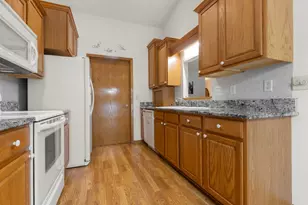 248 Nelson Pkwy, Cherry Valley, IL 61016 - Photo 7