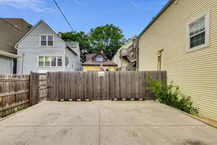 1521 W Nelson St, Chicago, IL 60657 - Photo 23