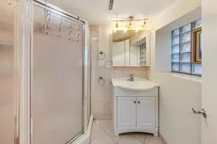 1521 W Nelson St, Chicago, IL 60657 - Photo 19