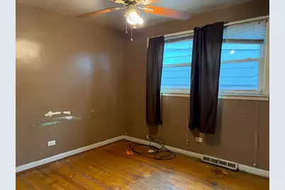 11329 S Green Bay Avenue, Chicago, IL 60617 - Photo 7