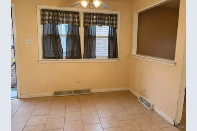 11329 S Green Bay Avenue, Chicago, IL 60617 - Photo 5