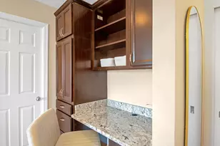 2909 N Sheridan Rd, Chicago, IL 60657 - Photo 13