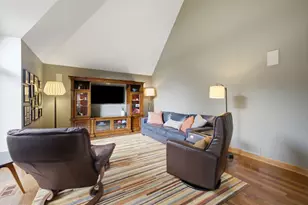 6183 Tyrnbury Dr, Lisle, IL 60532 - Photo 9