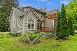 749 N Van Buren St, Batavia, IL 60510 - Photo 25