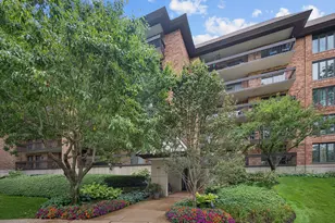 3851 Mission Hills Rd, Northbrook, IL 60062 - Photo 1