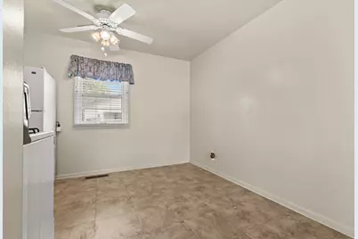 2013 Evans Avenue, Loves Park, IL 61111 - Photo 5