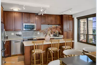 2930 N Sheridan Road #1107, Chicago, IL 60657 - Photo 9