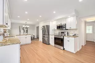 1139 Hampshire Ct, Schaumburg, IL 60193 - Photo 11