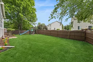 1024 Lakewood Cir, Naperville, IL 60540 - Photo 19