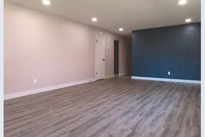 555 Elsie Avenue, Crest Hill, IL 60403 - Photo 3