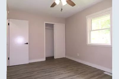555 Elsie Avenue, Crest Hill, IL 60403 - Photo 9