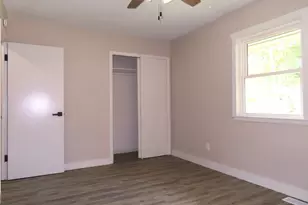 555 Elsie Ave, Crest Hill, IL 60403 - Photo 9