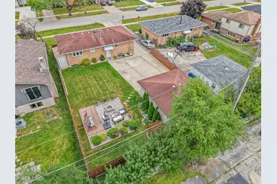 8016 S Thomas Avenue, Bridgeview, IL 60455 - Photo 3