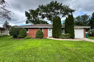 305 N Brookshore Dr, Shorewood, IL 60404 - Photo 1