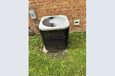 [Address not provided], Skokie, IL 60076 - Photo 17